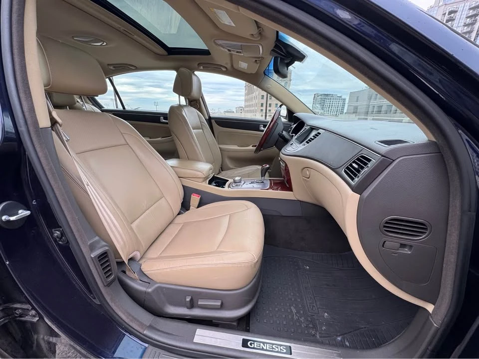 2013 Hyundai Genesis - Image 7 of 11