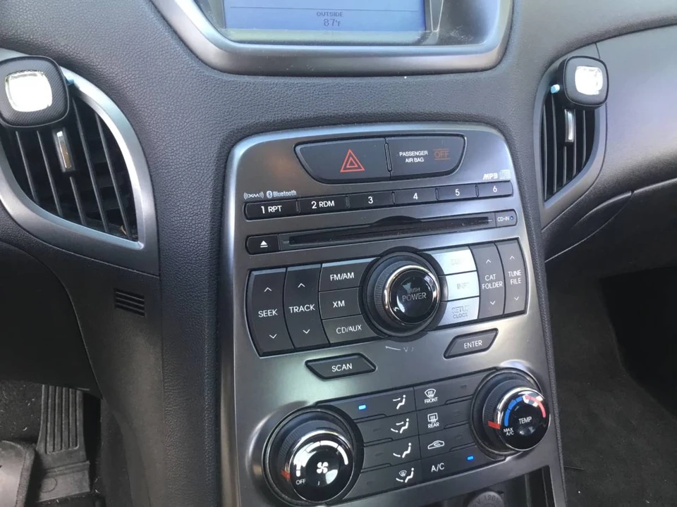 2013 Hyundai Genesis Coupe - Image 13 of 17