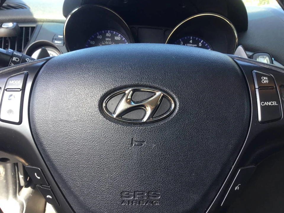 2013 Hyundai Genesis Coupe - Image 17 of 17
