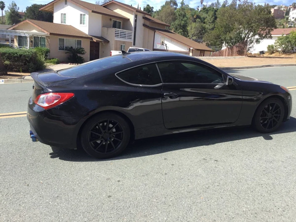 2013 Hyundai Genesis Coupe - Image 3 of 17