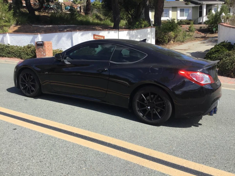 2013 Hyundai Genesis Coupe - Image 3 of 15
