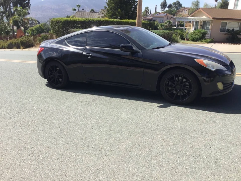 2013 Hyundai Genesis Coupe - Image 4 of 15