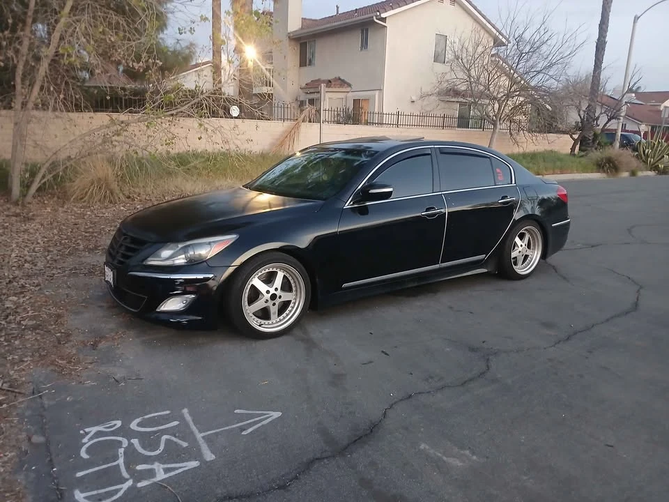 2013 Hyundai Genesis - Image 5 of 5
