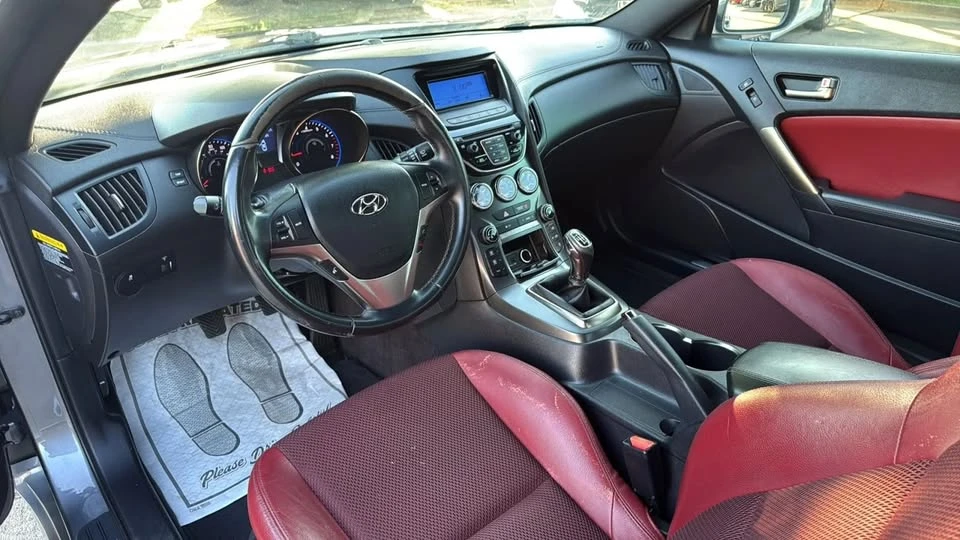 2013 Hyundai Genesis Coupe - Image 10 of 20