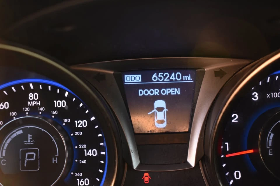 2013 Hyundai Genesis Coupe - Image 14 of 16
