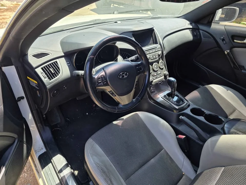 2013 Hyundai Genesis Coupe - Image 4 of 5