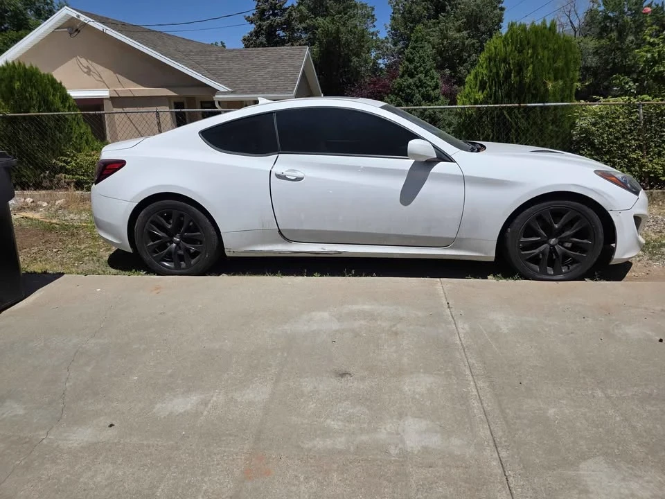 2013 Hyundai Genesis Coupe - Image 2 of 5
