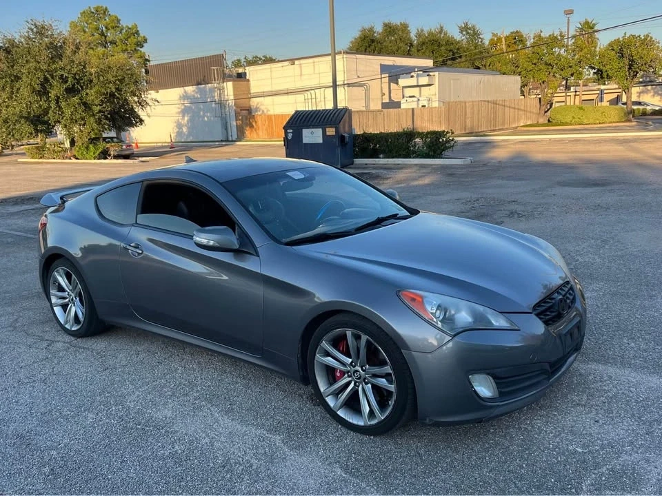 2013 Hyundai Genesis Coupe - Image 2 of 12