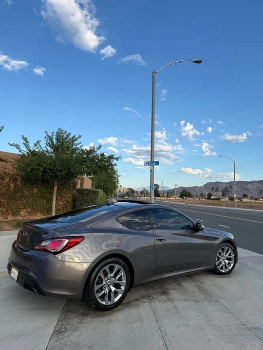 2013 Hyundai Genesis Coupe - Image 2 of 11