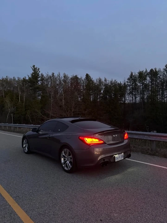 2013 Hyundai Genesis Coupe - Image 4 of 8