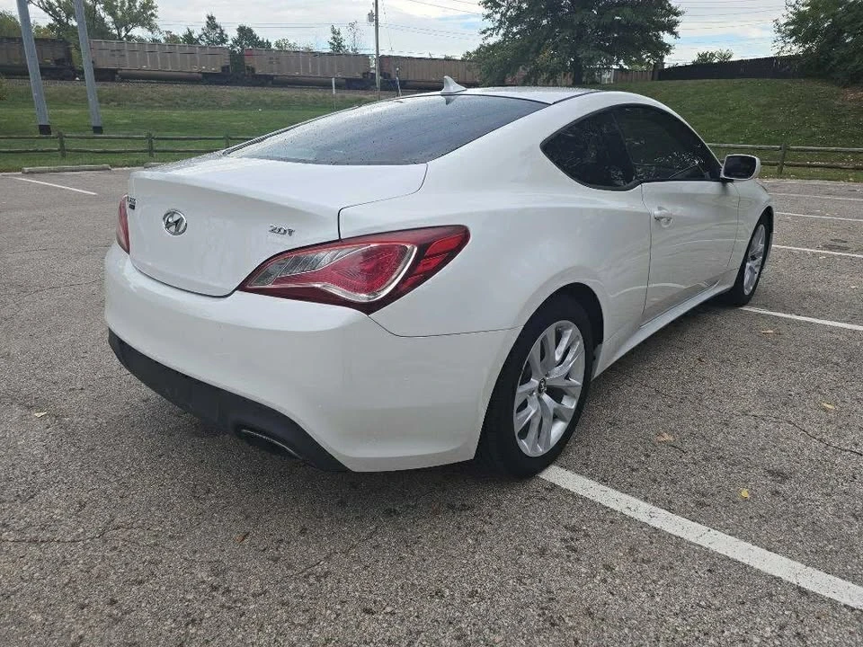 2013 Hyundai Genesis Coupe - Image 5 of 19