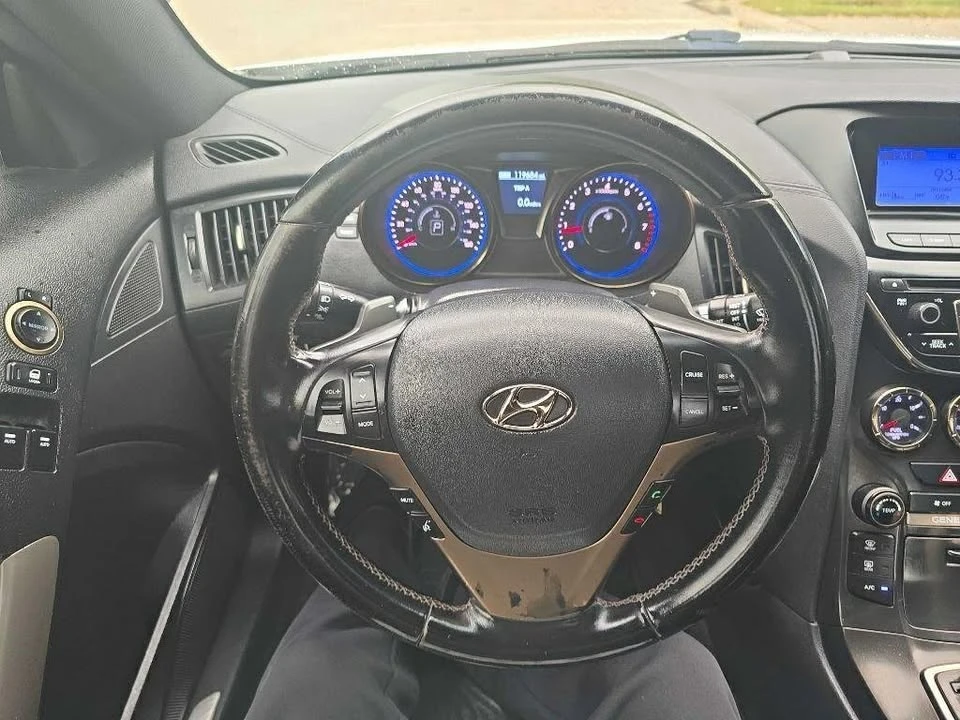 2013 Hyundai Genesis Coupe - Image 15 of 19