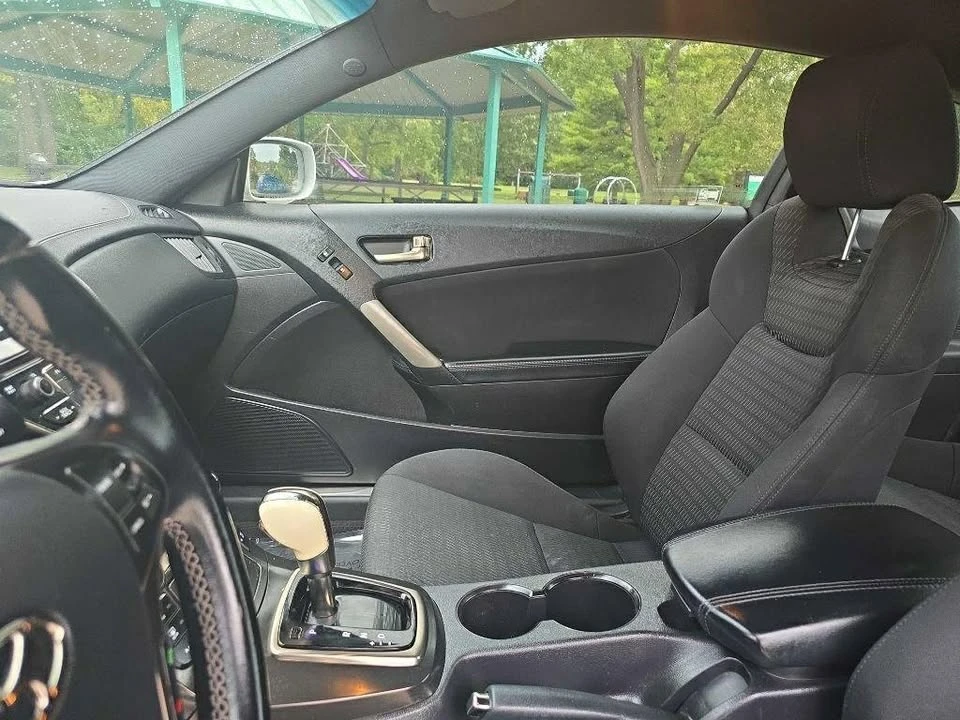 2013 Hyundai Genesis Coupe - Image 12 of 19