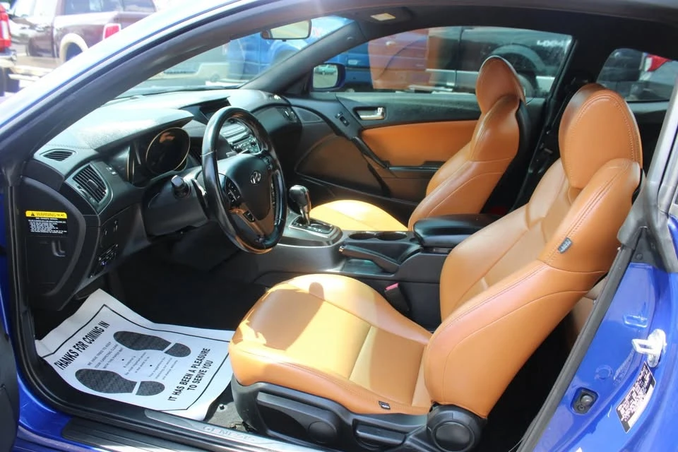 2013 Hyundai Genesis Coupe - Image 17 of 19