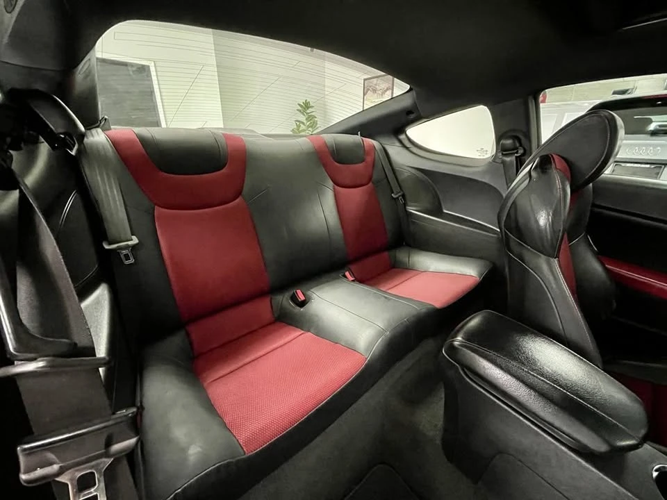 2013 Hyundai Genesis Coupe - Image 15 of 19