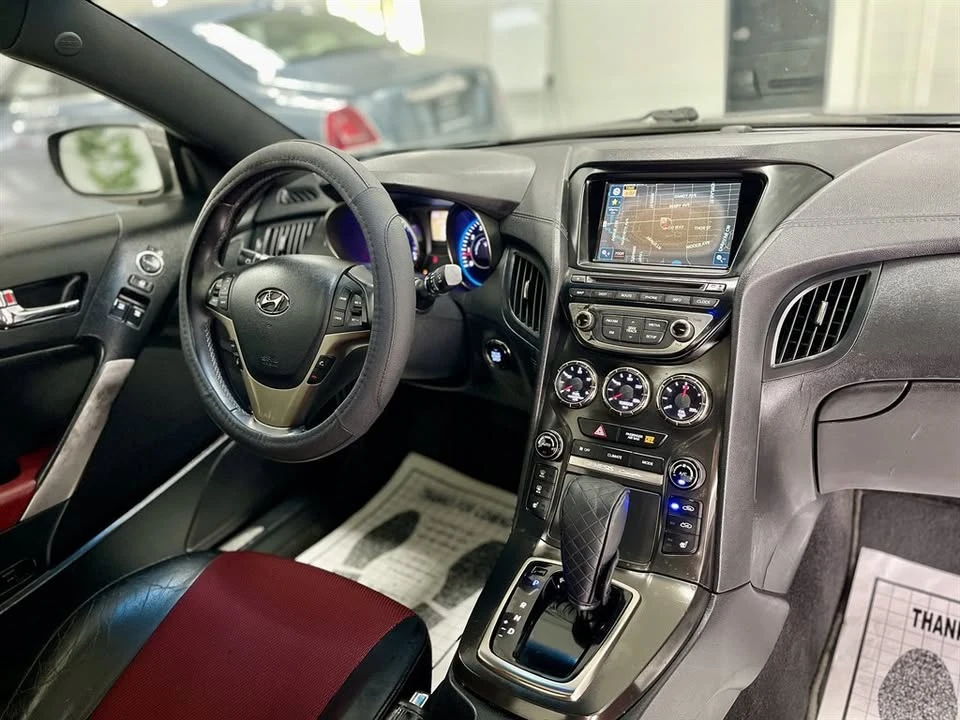 2013 Hyundai Genesis Coupe - Image 17 of 19