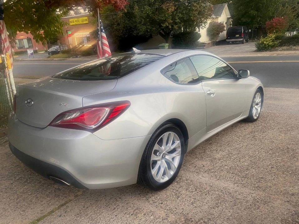 2013 Hyundai Genesis Coupe - Image 6 of 10