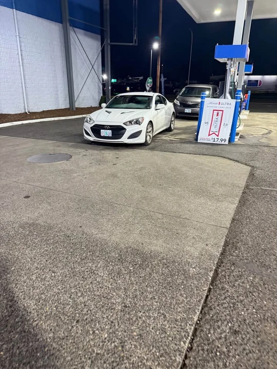 2013 Hyundai Genesis Coupe - Image 3 of 4