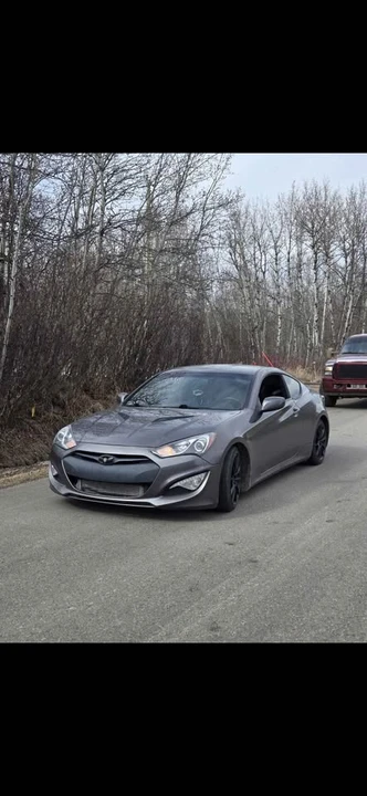 2013 Hyundai Genesis Coupe - Image 2 of 5