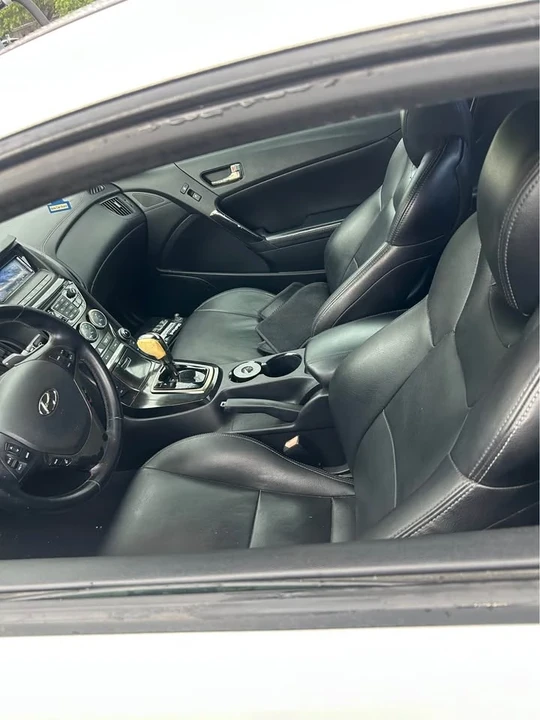 2013 Hyundai Genesis Coupe - Image 2 of 4
