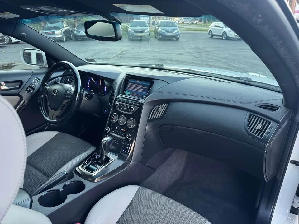 2013 Hyundai Genesis Coupe - Image 14 of 19