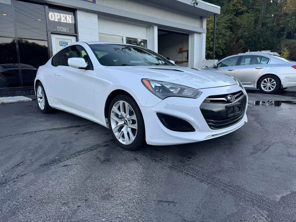 2013 Hyundai Genesis Coupe - Image 2 of 19