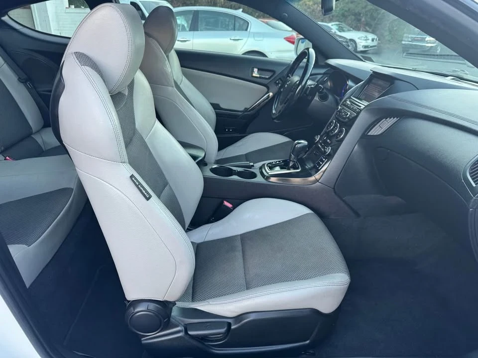 2013 Hyundai Genesis Coupe - Image 13 of 19