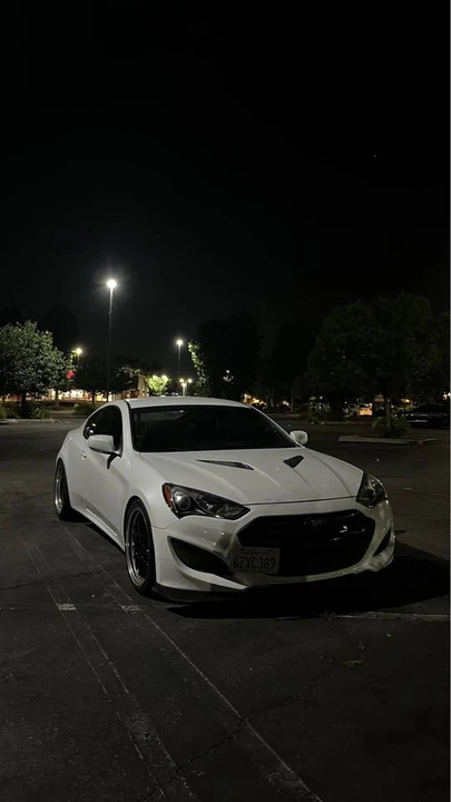 2013 Hyundai Genesis Coupe - Image 3 of 3