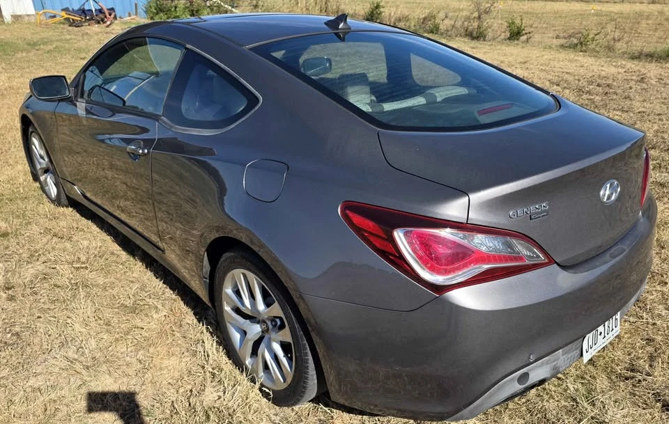 2013 Hyundai Genesis Coupe - Image 6 of 12