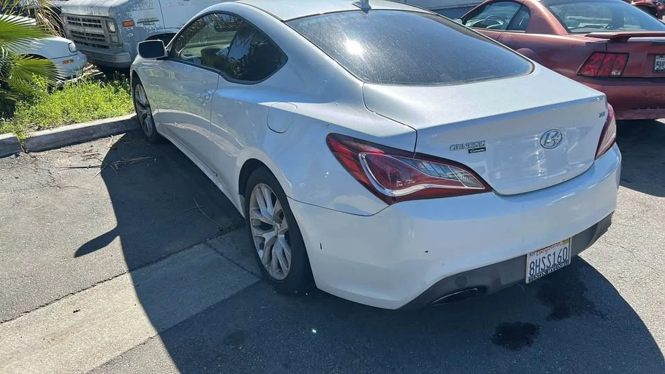 2013 Hyundai Genesis Coupe - Image 3 of 4