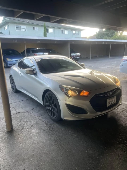 2013 Hyundai Genesis Coupe - Image 3 of 5