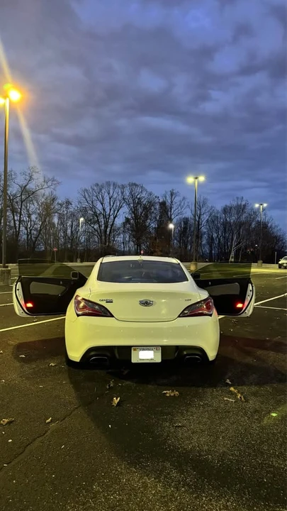 2013 Hyundai Genesis Coupe - Image 5 of 13