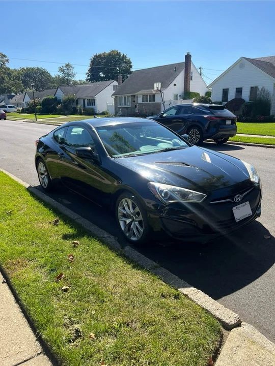 2013 Hyundai Genesis Coupe - Image 2 of 20