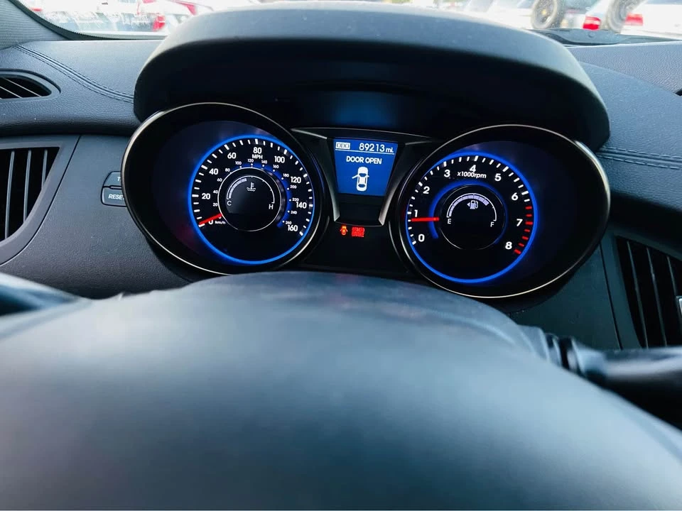 2013 Hyundai Genesis Coupe - Image 12 of 13