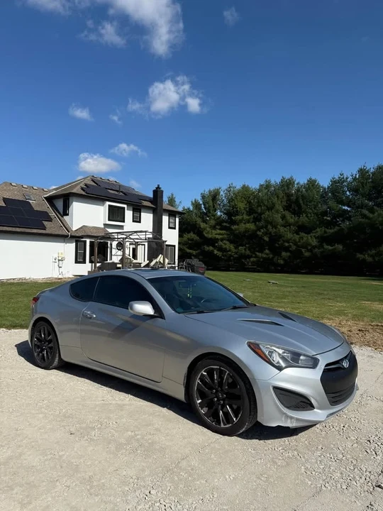 2013 Hyundai Genesis Coupe - Image 2 of 11