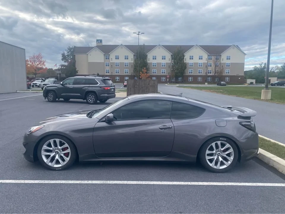 2013 Hyundai Genesis Coupe - Image 2 of 13