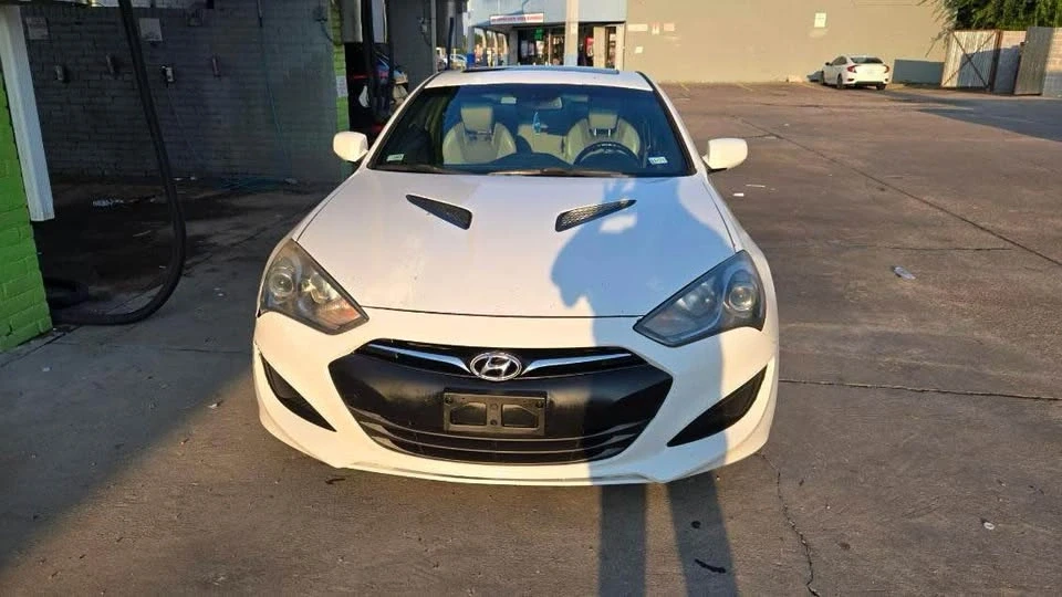 2013 Hyundai Genesis Coupe - Image 4 of 7