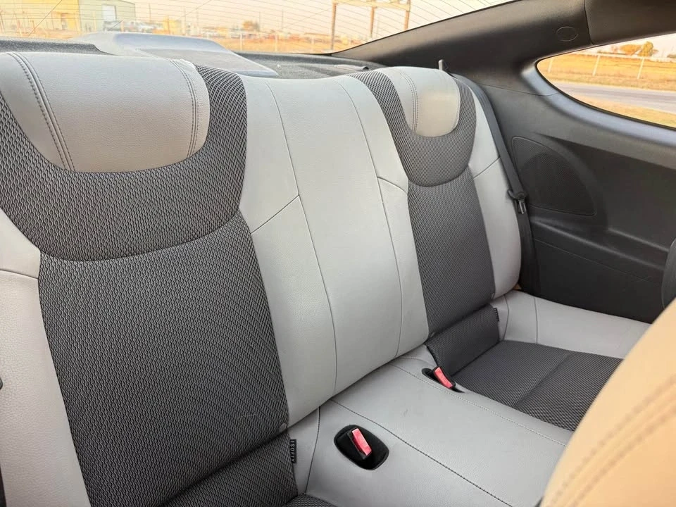 2013 Hyundai Genesis Coupe - Image 12 of 17