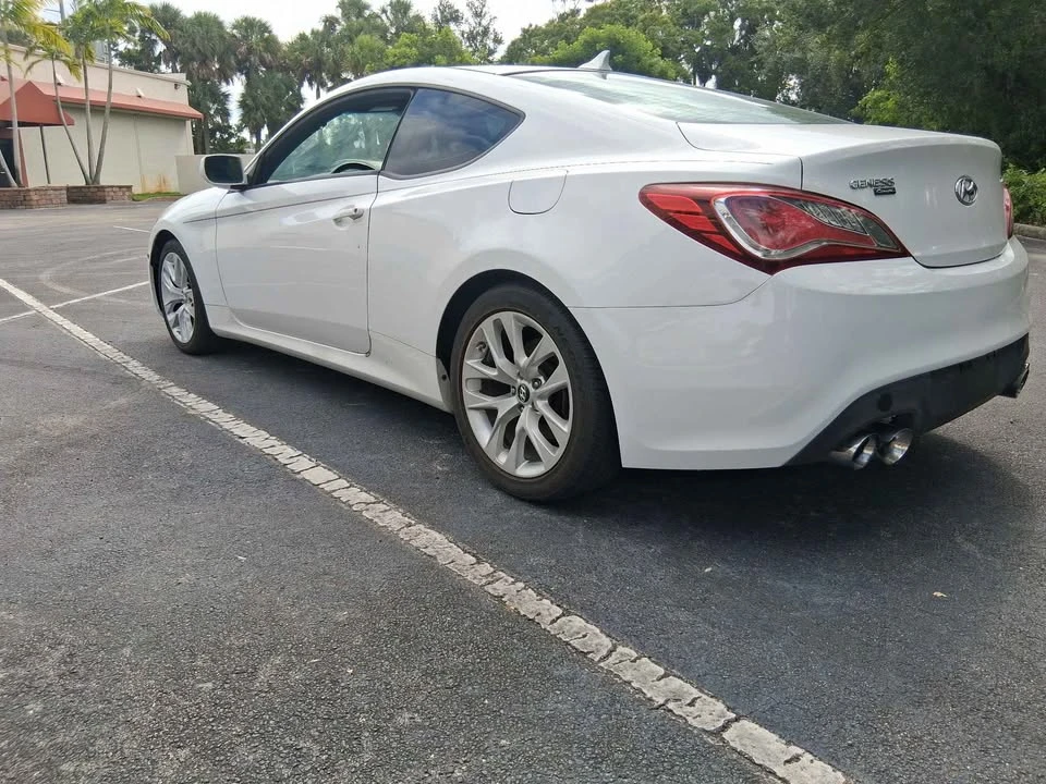 2013 Hyundai Genesis Coupe - Image 4 of 9