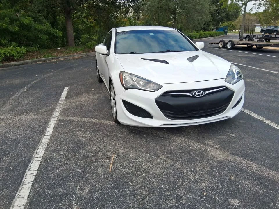 2013 Hyundai Genesis Coupe - Image 2 of 9
