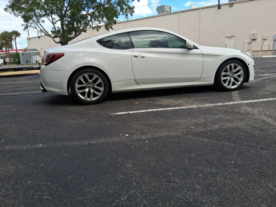2013 Hyundai Genesis Coupe - Image 3 of 9