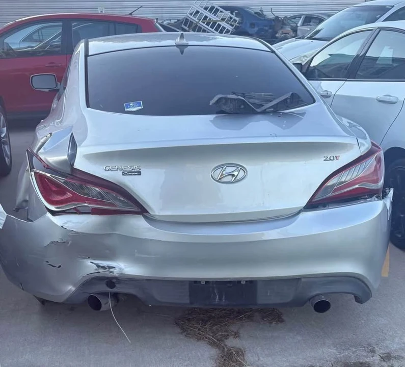 2013 Hyundai Genesis Coupe - Image 4 of 4
