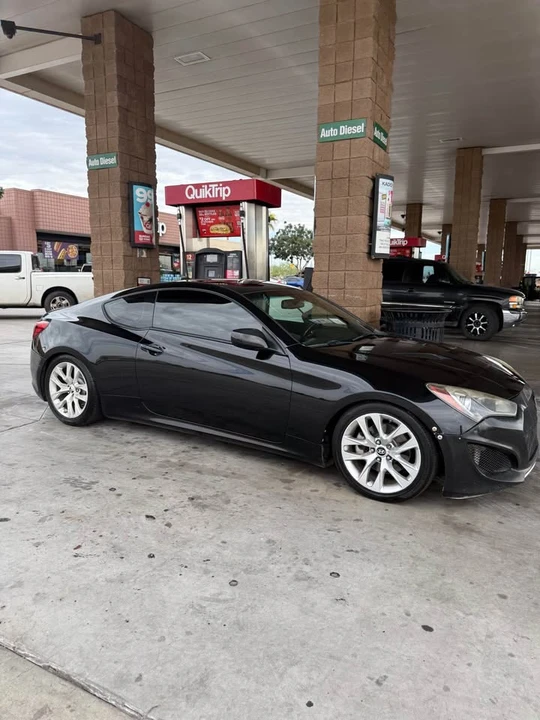 2013 Hyundai Genesis Coupe - Image 2 of 5