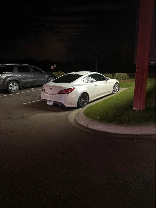 2013 Hyundai Genesis Coupe - Image 5 of 10