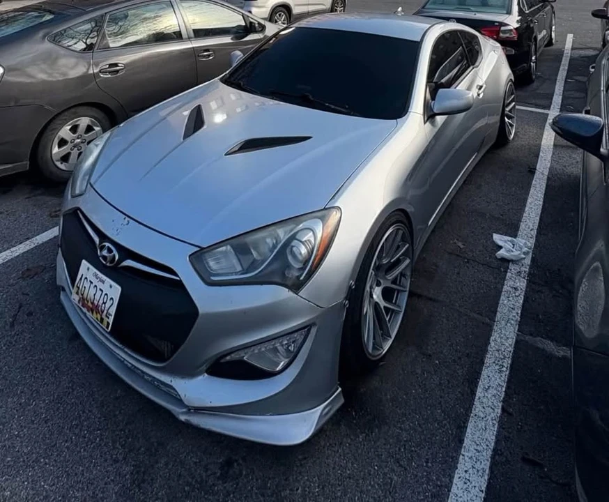 2013 Hyundai Genesis Coupe - Image 2 of 4