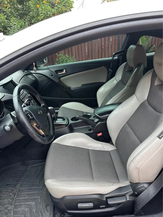 2013 Hyundai Genesis Coupe - Image 7 of 10