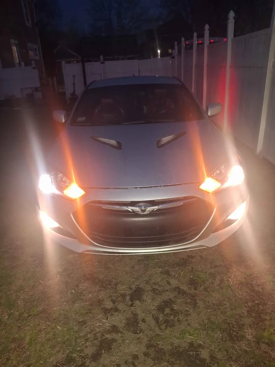 2013 Hyundai Genesis Coupe - Image 8 of 13