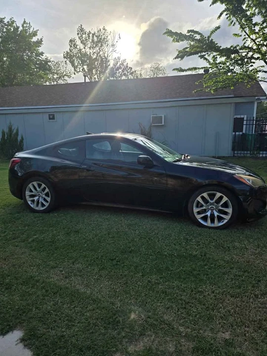 2013 Hyundai Genesis Coupe - Image 3 of 5
