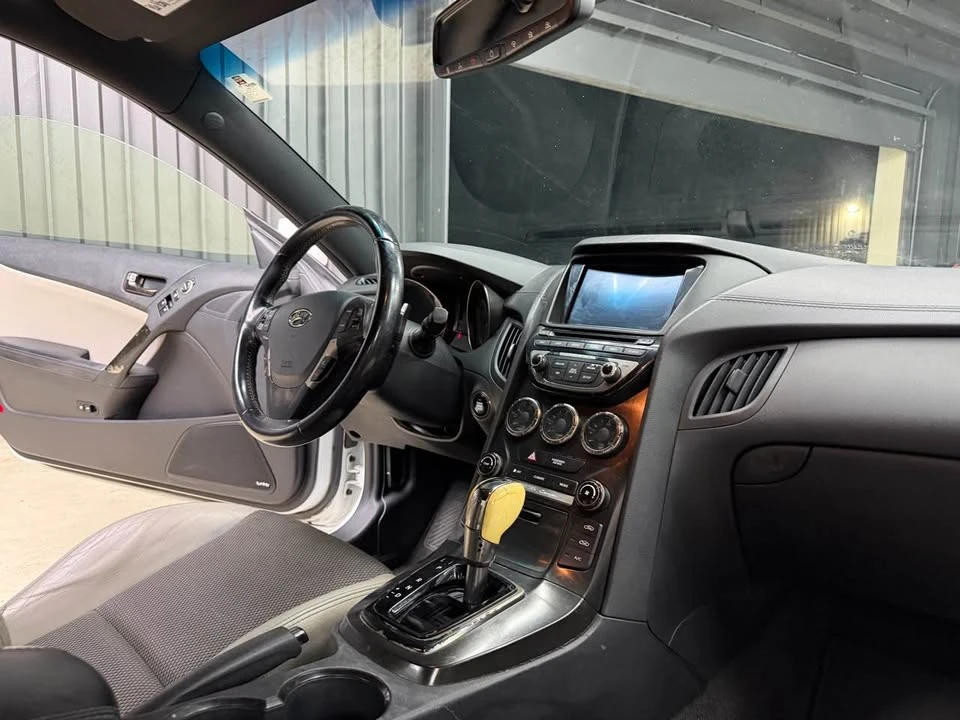 2013 Hyundai Genesis Coupe - Image 9 of 12