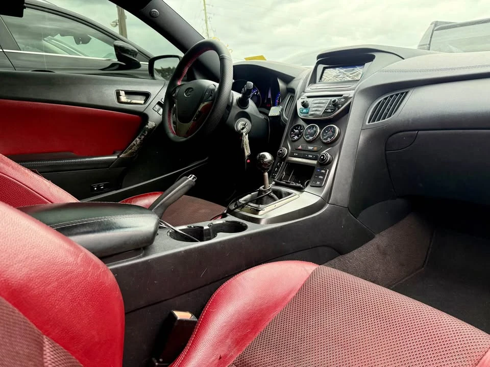 2013 Hyundai Genesis Coupe - Image 6 of 8